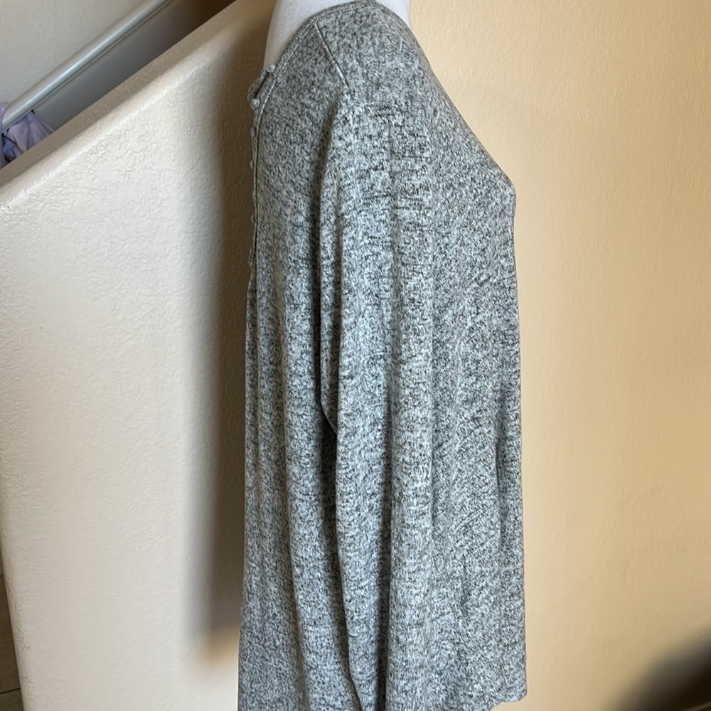 Torrid criss cross back sweater - Picture 3 of 6